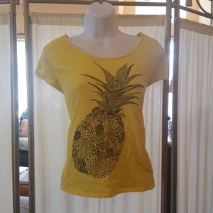Workshop pineapple graphic hi low tee